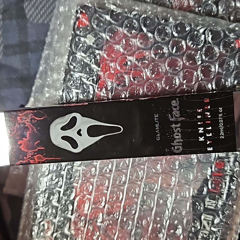 Glam light Ghostface eye liner